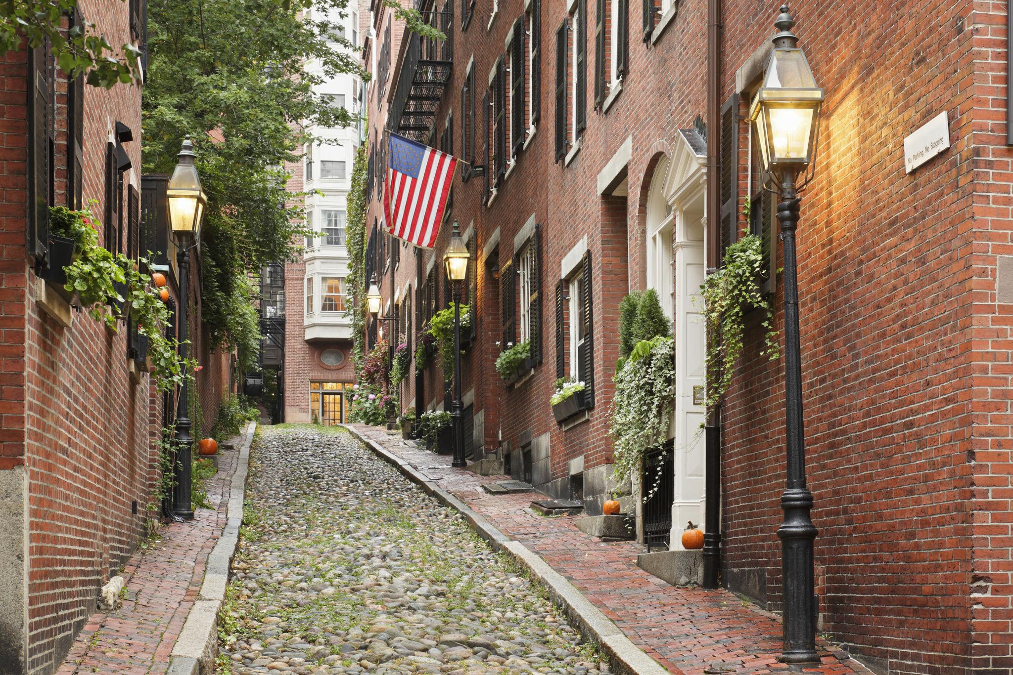 Historic Acorn Street in Boston's Beacon Hill neighborhood